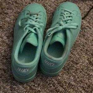 Aqua Nike’s I make offers